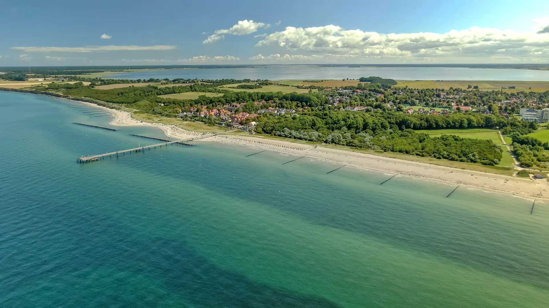 K&K Ferienimmobilien Luftaufnahme Strand